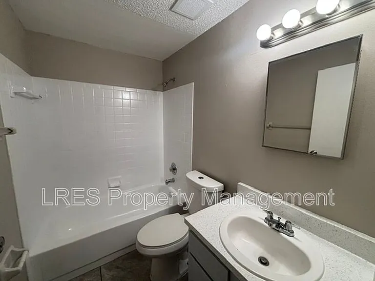 4974 Sanoma Vlg — Photo 17