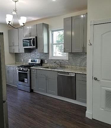 3rd image of 27 Wayne Ave #2