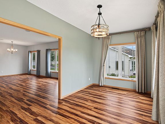 2nd image of 6401 Maclaren Ave NE