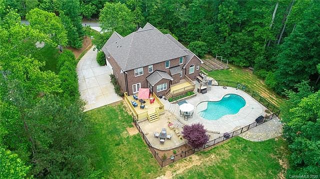 1st image of 516 Shady Oaks Dr #11