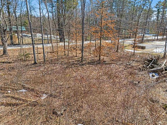 3rd image of 563 Mountain Road