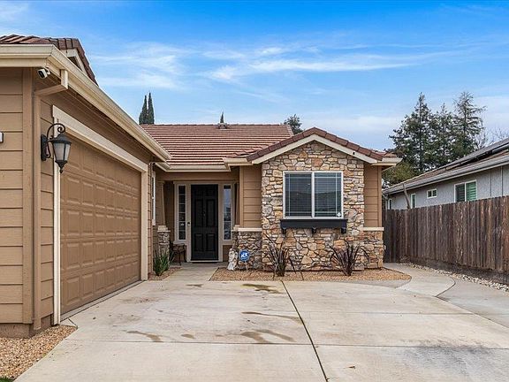 3rd image of 6617 Cervi Rd