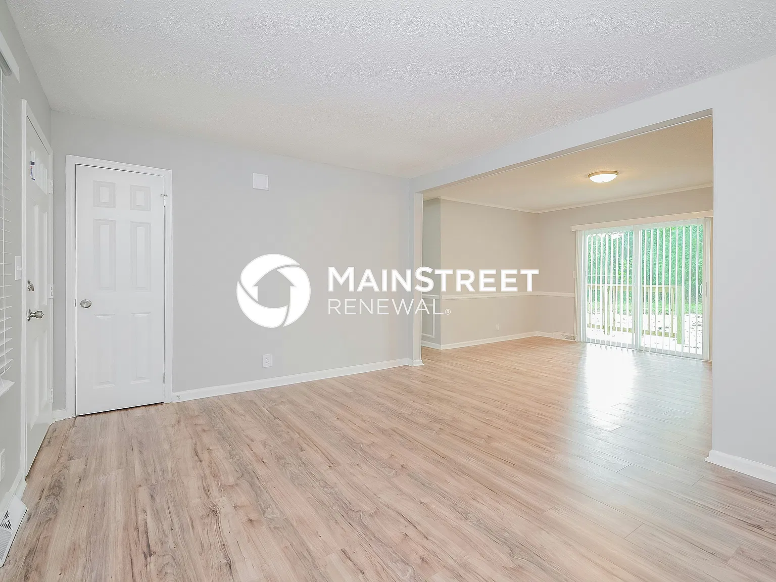 2429 Debbie Dr — Photo 4