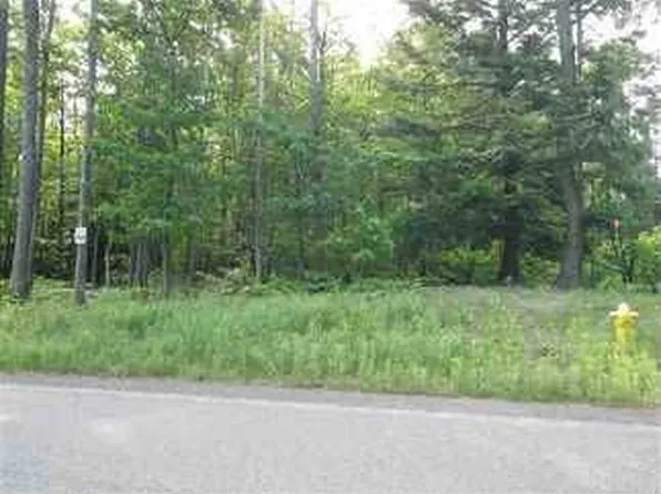120 Hidden Springs Dr, Marquette, MI 49855
