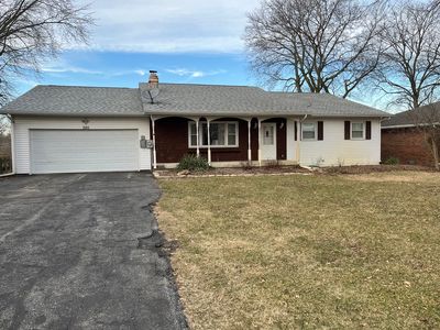 320 S Hislop Dr, Cissna Park, IL, 60924