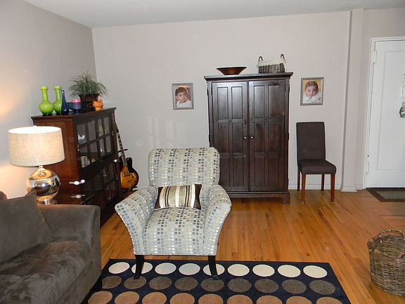 4th image of 247 Parkview Ave APT 3T