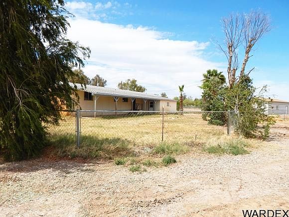 1st image of 2075 E Willow Dr
