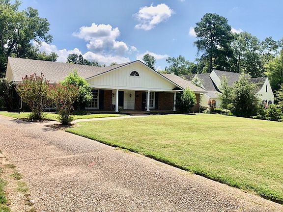 2nd image of 5815 Gilbert Dr