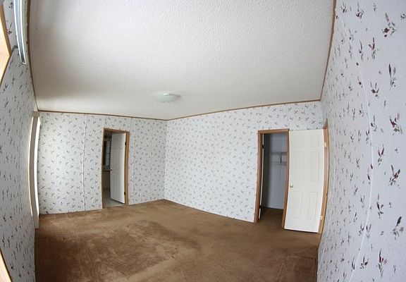 3rd image of 504 White Willow Dr