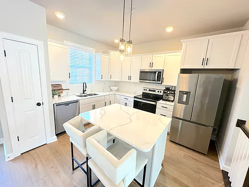 106 Pacer Dr Photo 1