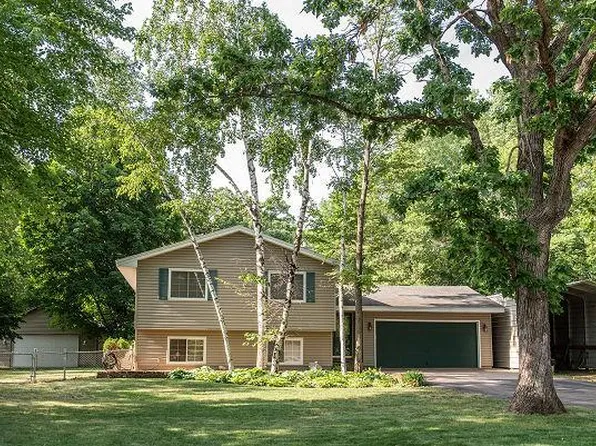 4833 263rd St, Wyoming, MN 55092