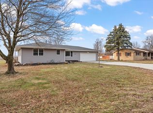 208 E Newton St, Mansfield, IL 61854