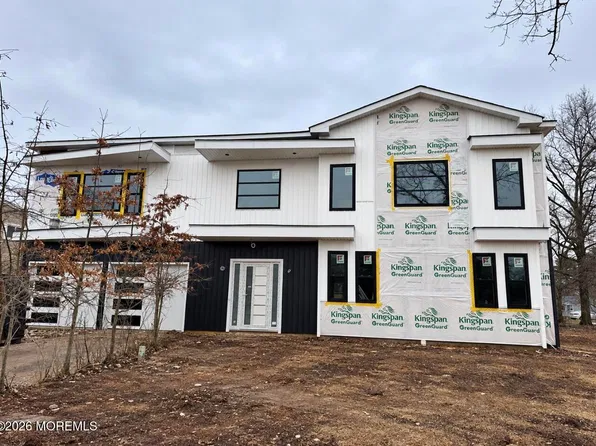 3 Tyne Ct, Kendall Park, NJ 08824