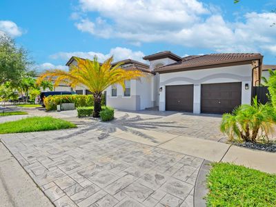 8886 NW 184th St, Hialeah, FL, 33018