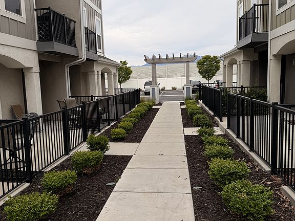 2nd image of 3839 W Gartmore Ln