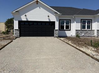 752 Pleasant Park Ct, Johnson Creek, WI 53038