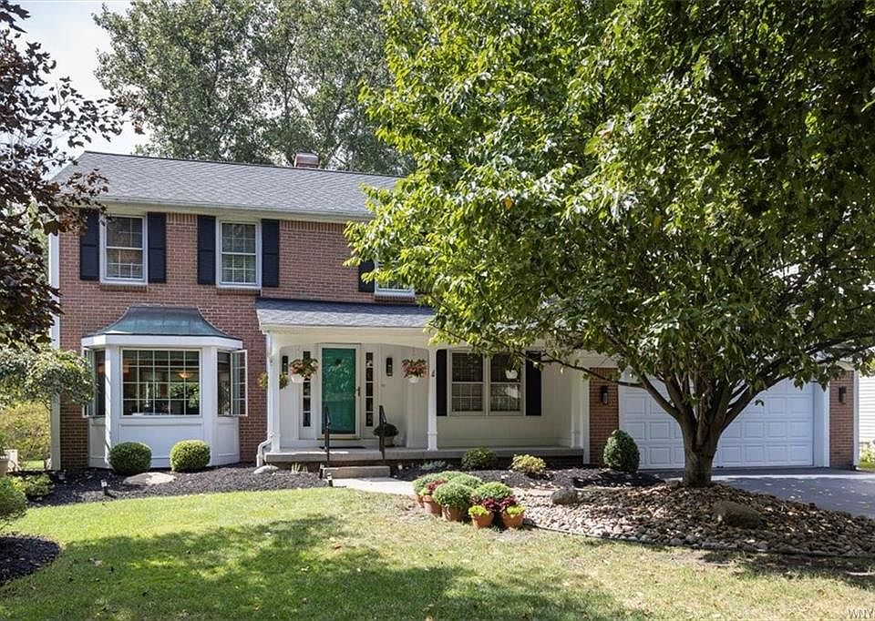 1st image of 58 Silver Thorne Dr