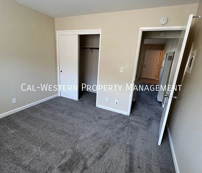 3747 Underwood Dr #4 — Photo 6
