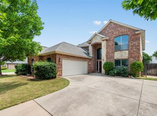 7020 Ridge Crest Dr, North Richland Hills, TX 76182