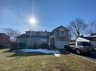 25 Meadow Rd, Clark, NJ 07066