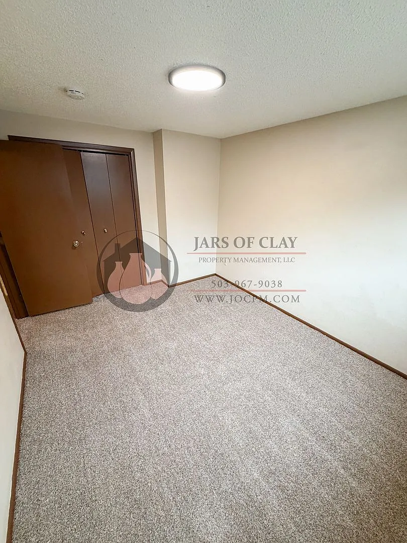Skyline 6 Plex #2024-JOC40 — Photo 2