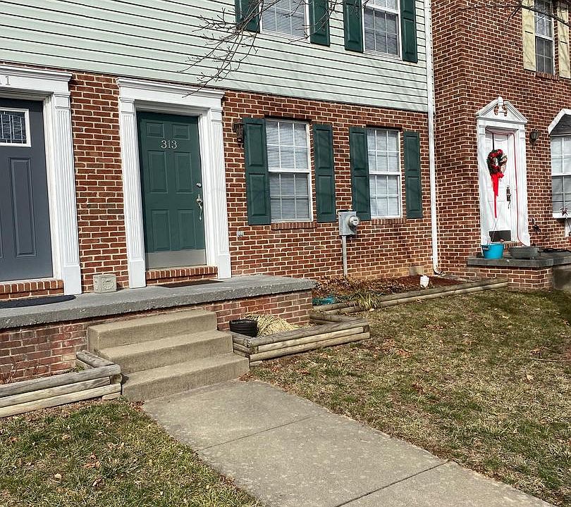1st image of 313 Willowbrook Ct