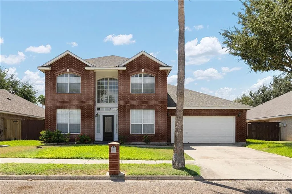 4 bed, 3.5 bath, 3212 sqft, $2,500 — Photo 2