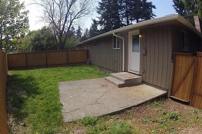 12403 Edgewood Ave SW — Photo 2