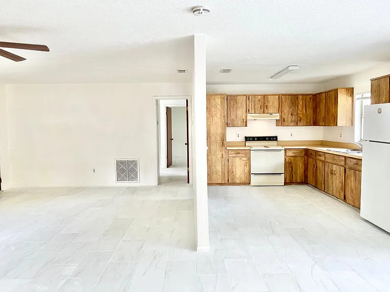 547 Lino Ct — Photo 4