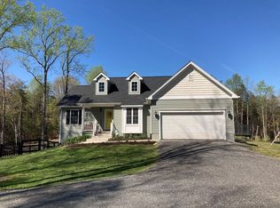 7033 Snappers Trl, Castleton, VA 22716