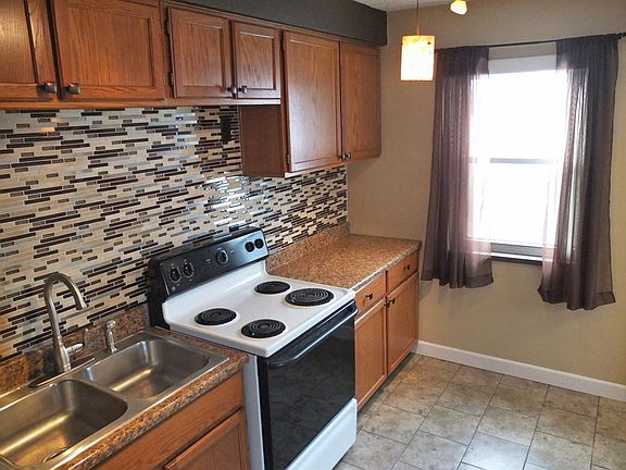 4th image of 1427 Pershing Blvd