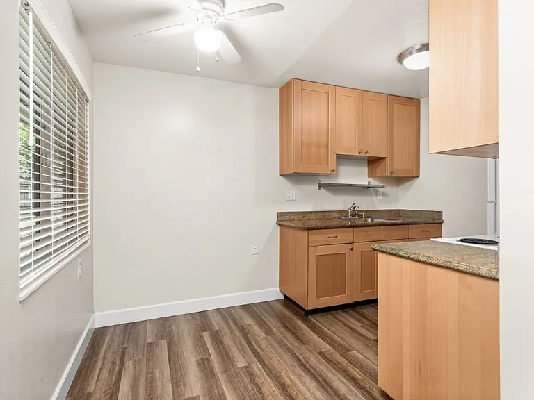 2557 Sir Francis Drake Blvd #1 — Photo 12
