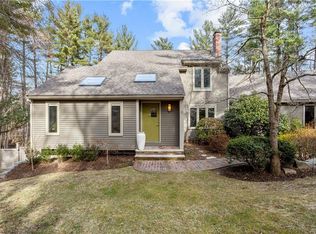 15 Mowry St, Mendon, MA 01756