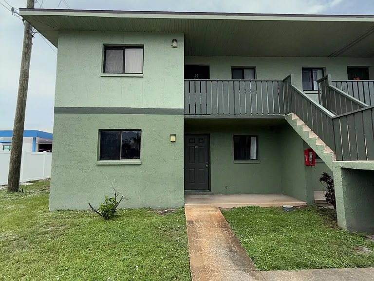 1554 University Ln #301 — Photo 1