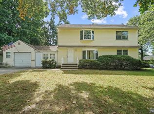 26 Linwood Ave E, Paramus, NJ 07652