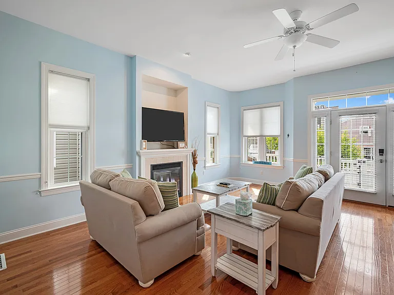 2720 Asbury Ave #1 — Photo 22