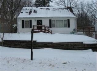 305 21st Ave SW, Rochester, MN 55902