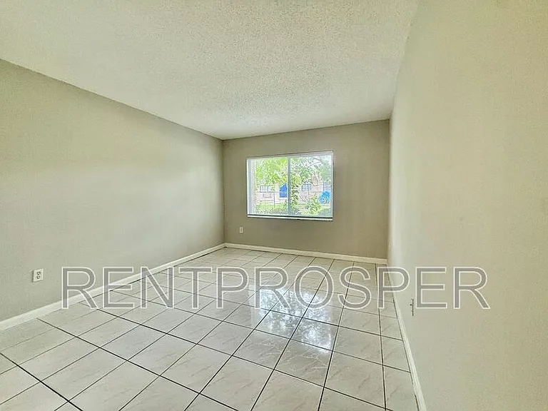 6104 Curry Ford Rd #108 — Photo 18