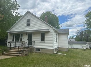 227 W North St, Mount Sterling, IL 62353