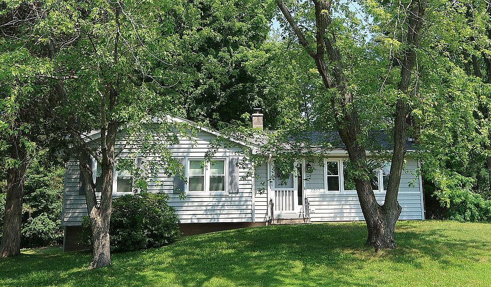 1st image of 2207 Pine Dr