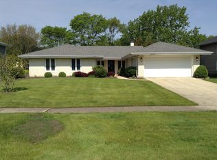 2S050 Taylor Rd, Glen Ellyn, IL 60137