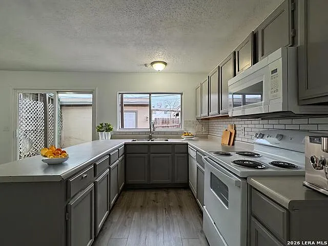 6631 Spring Hurst St — Photo 10