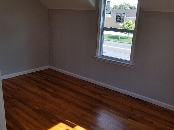 3rd image of 20053 Schoenherr St #1-2