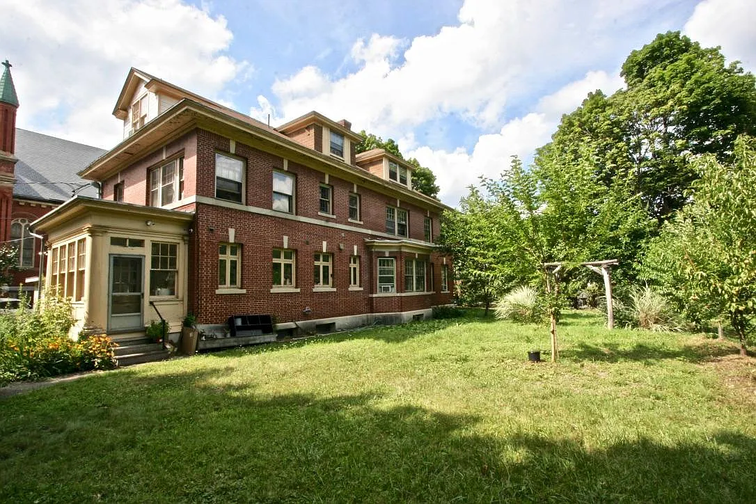 2 bed, $1,950 — Photo 2