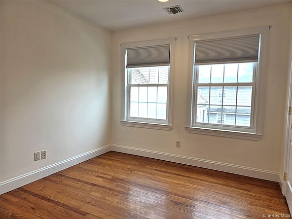 5th image of 63 Dunwood Rd #A