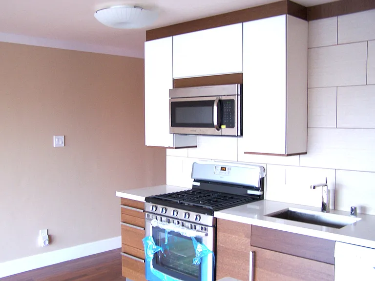 900 Presidio Ave #7 — Photo 15