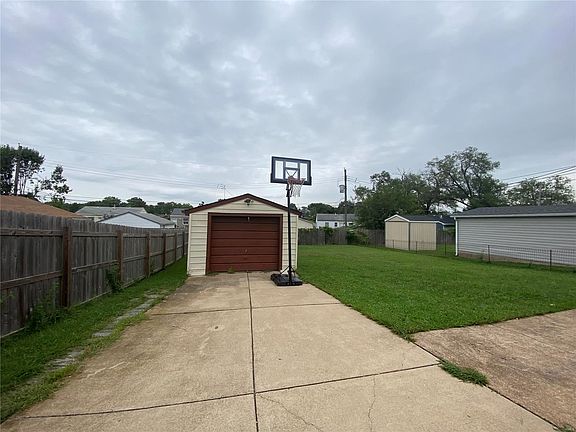 2nd image of 3713 Courtois St
