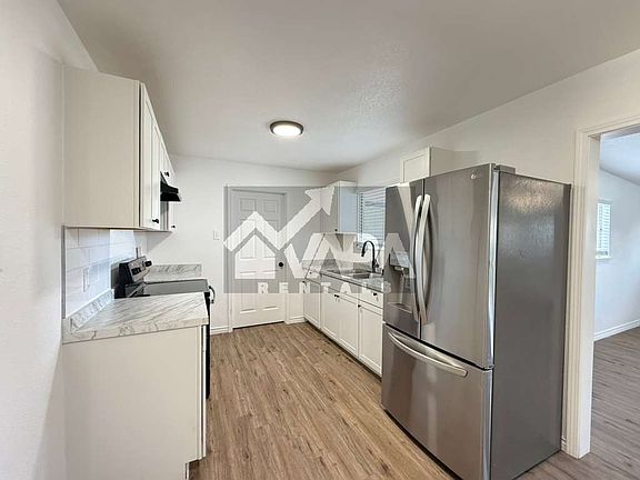 5th image of 315 Jamaica Dr