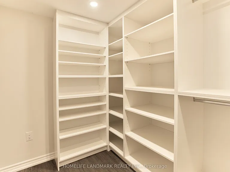 21 Robinglade Dr #LOWER — Photo 18