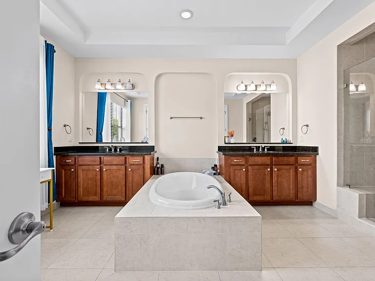 8845 Watercrest Cir W — Photo 11